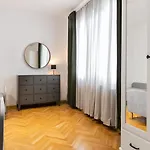 Industrial 2bd Flat - 3 Min To Metro & Stadium Apartment Sofia