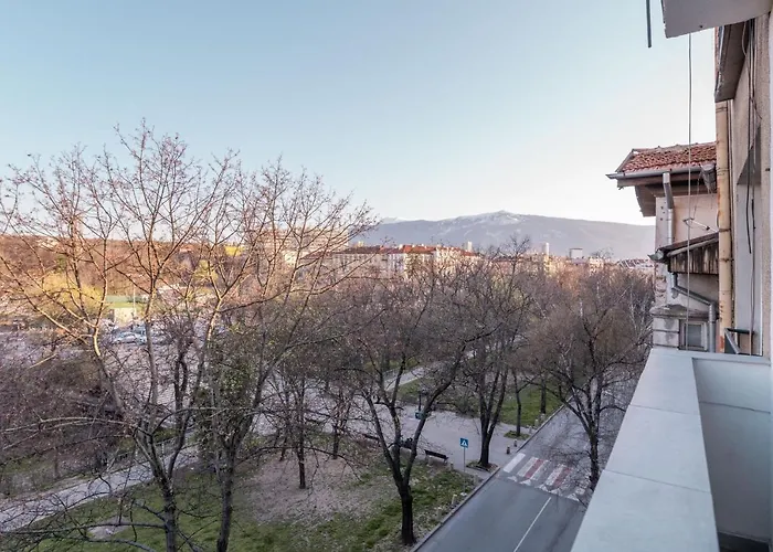 Industrial 2-bdr Flat By The National Stadium By Flat Mаnager