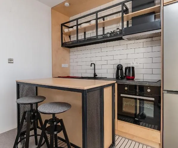 Industrial 2-bdr Flat By The National Stadium By Flat Mаnager