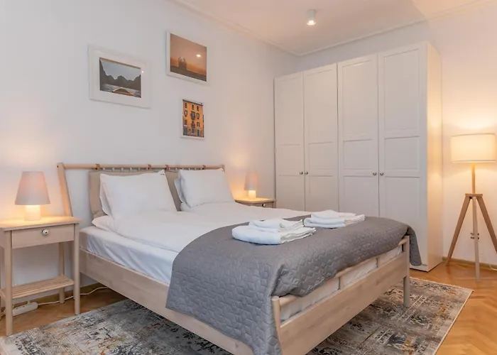 Industrial 2-bdr Flat By The National Stadium By Flat Mаnager Apartamento *